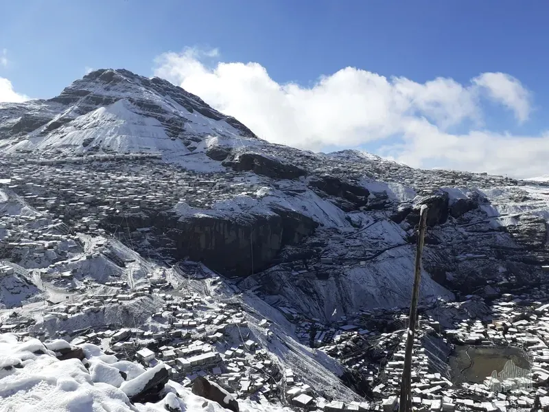 Paisaje minero cerca a la Rinconada